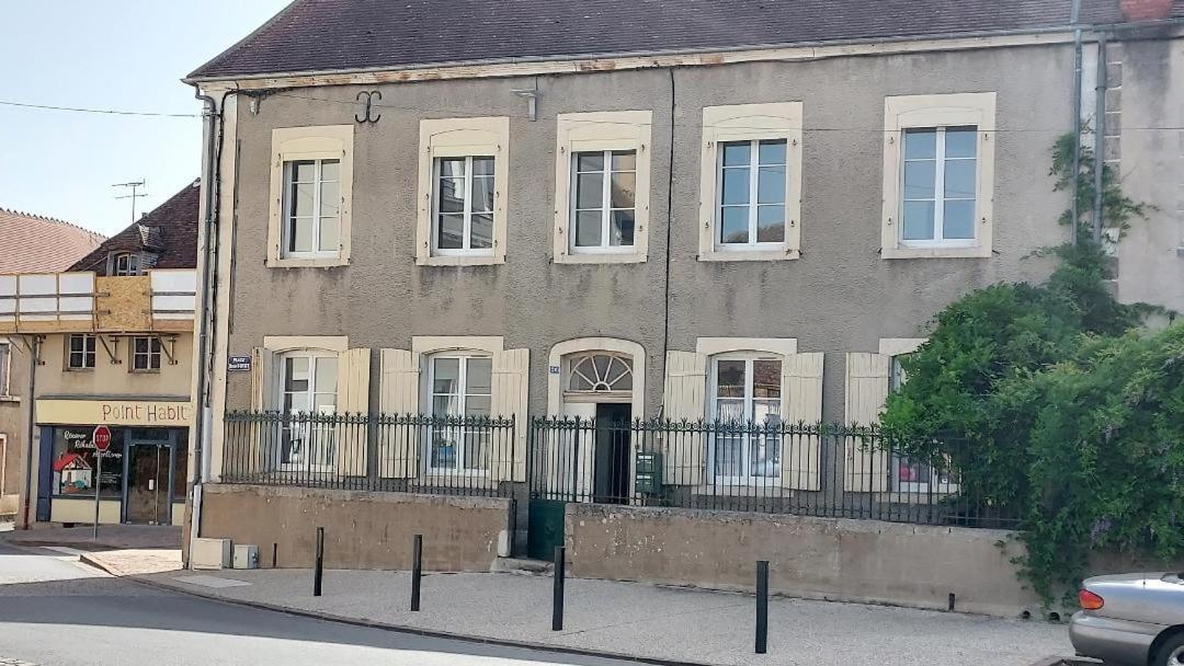 Les Gites Du Chateau Châteaumeillant Exterior foto